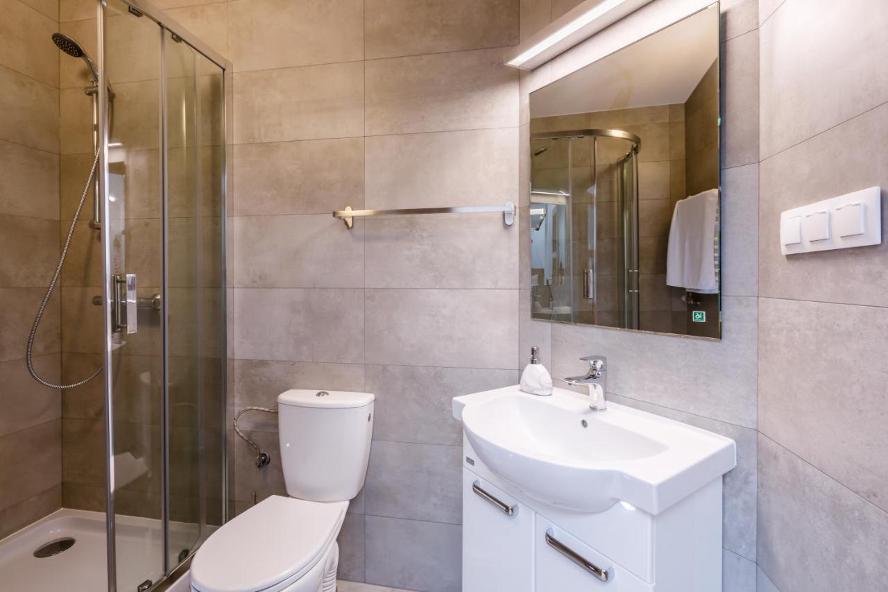 Ok Main Square Apartments Krakow Ngoại thất bức ảnh